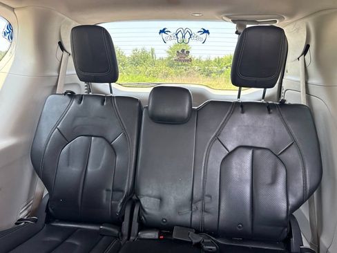 Used 2021 Chrysler Voyager Lxi FWD image 9