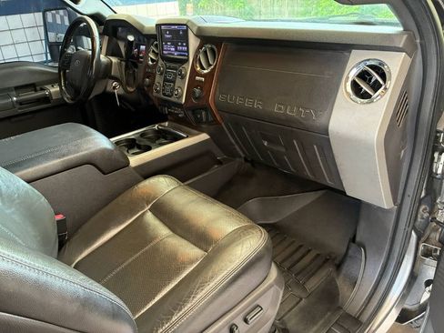 Used 2013 Ford F250 Lariat w/ Lariat Interior Pkg AWD/4WD image 14