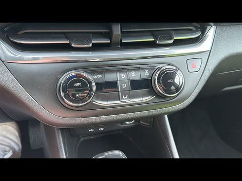 Used 2024 Buick Envista Preferred FWD image 19