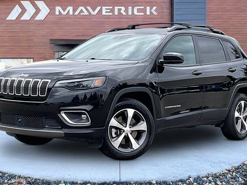 Used 2022 Jeep Cherokee Limited w/ Mopar Interior Package AWD/4WD image 3