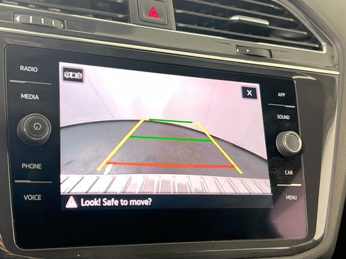 Used 2022 Volkswagen Tiguan SE image 13