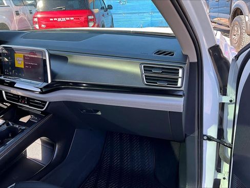 Used 2024 Volkswagen Atlas Peak Edition SE AWD/4WD image 18
