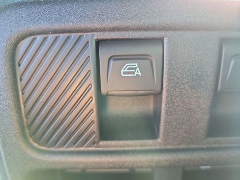 New 2025 Ford Bronco Outer Banks w/ Sasquatch Package AWD/4WD image 14