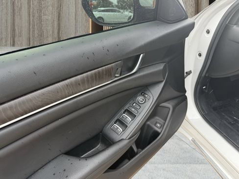 Used 2019 Honda Accord EX image 4