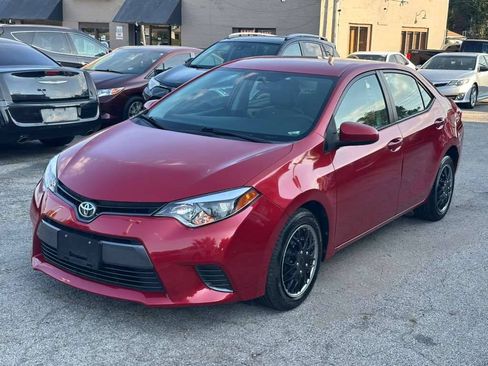 Used 2016 Toyota Corolla LE FWD image 3