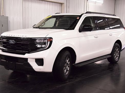 Used 2025 Ford Expedition Max Active image 3