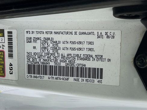 Certified 2020 Toyota Tacoma TRD Sport image 29