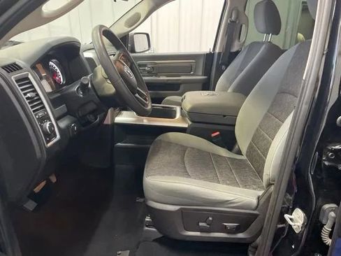 Used 2019 RAM 1500 Classic SLT w/ Black Appearance Group AWD/4WD image 10
