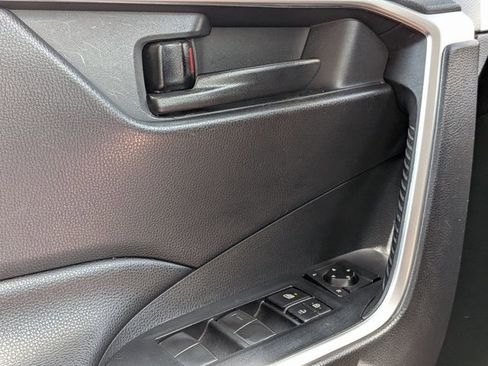 Used 2019 Toyota RAV4 LE image 3