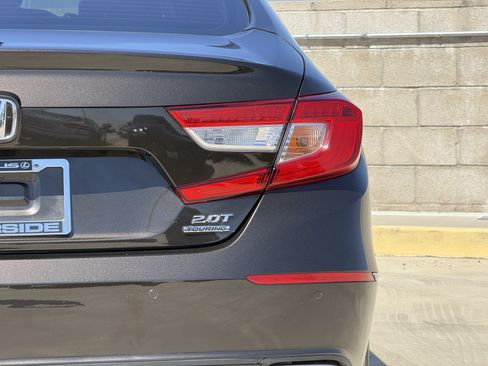 Used 2018 Honda Accord Touring image 13