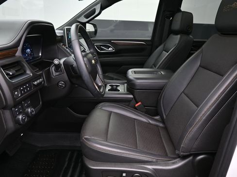 Used 2024 Chevrolet Suburban High Country AWD/4WD image 10