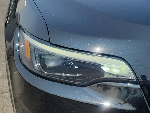 Used 2020 Jeep Cherokee Limited image 9