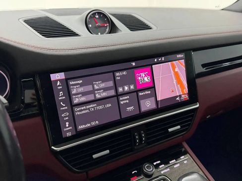 Used 2019 Porsche Cayenne AWD/4WD image 24