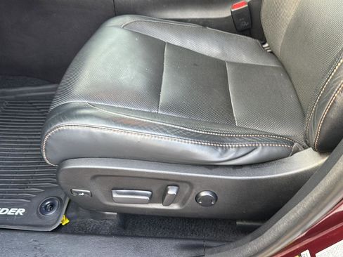 Used 2018 Toyota Highlander Limited image 30