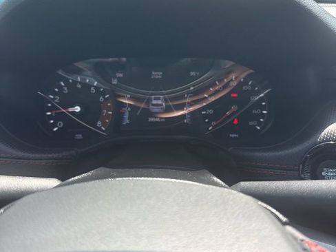Used 2025 Jeep Compass Trailhawk AWD/4WD image 19