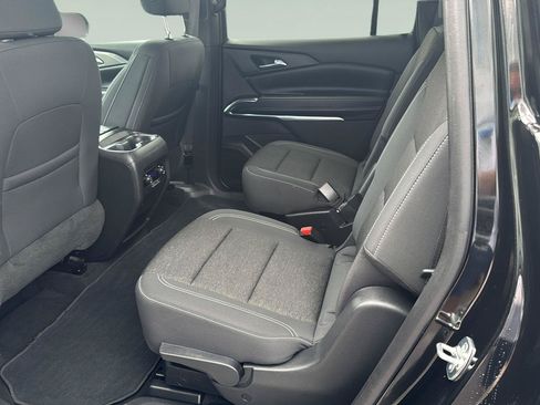 Used 2025 Chevrolet Traverse LT AWD/4WD image 12