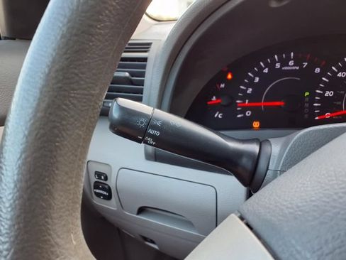 Used 2011 Toyota Camry LE FWD image 10