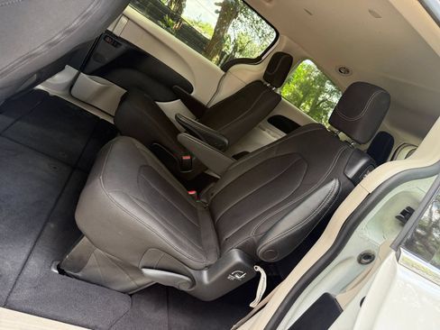 Used 2023 Chrysler Voyager LX FWD image 24