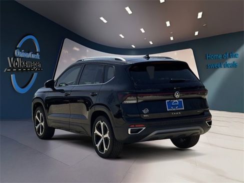 Certified 2025 Volkswagen Taos SEL image 6