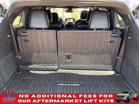 Used 2021 Toyota Highlander XSE AWD/4WD image 7