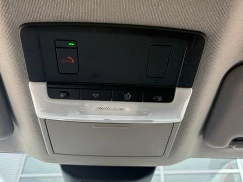Used 2025 Nissan Sentra SV FWD image 21