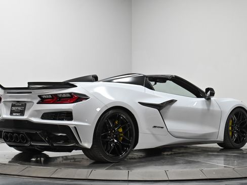 Used 2024 Chevrolet Corvette Z06 w/ Stealth Interior Trim Package image 13