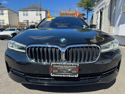 Used 2022 BMW 530i xDrive w/ Premium Package image 5