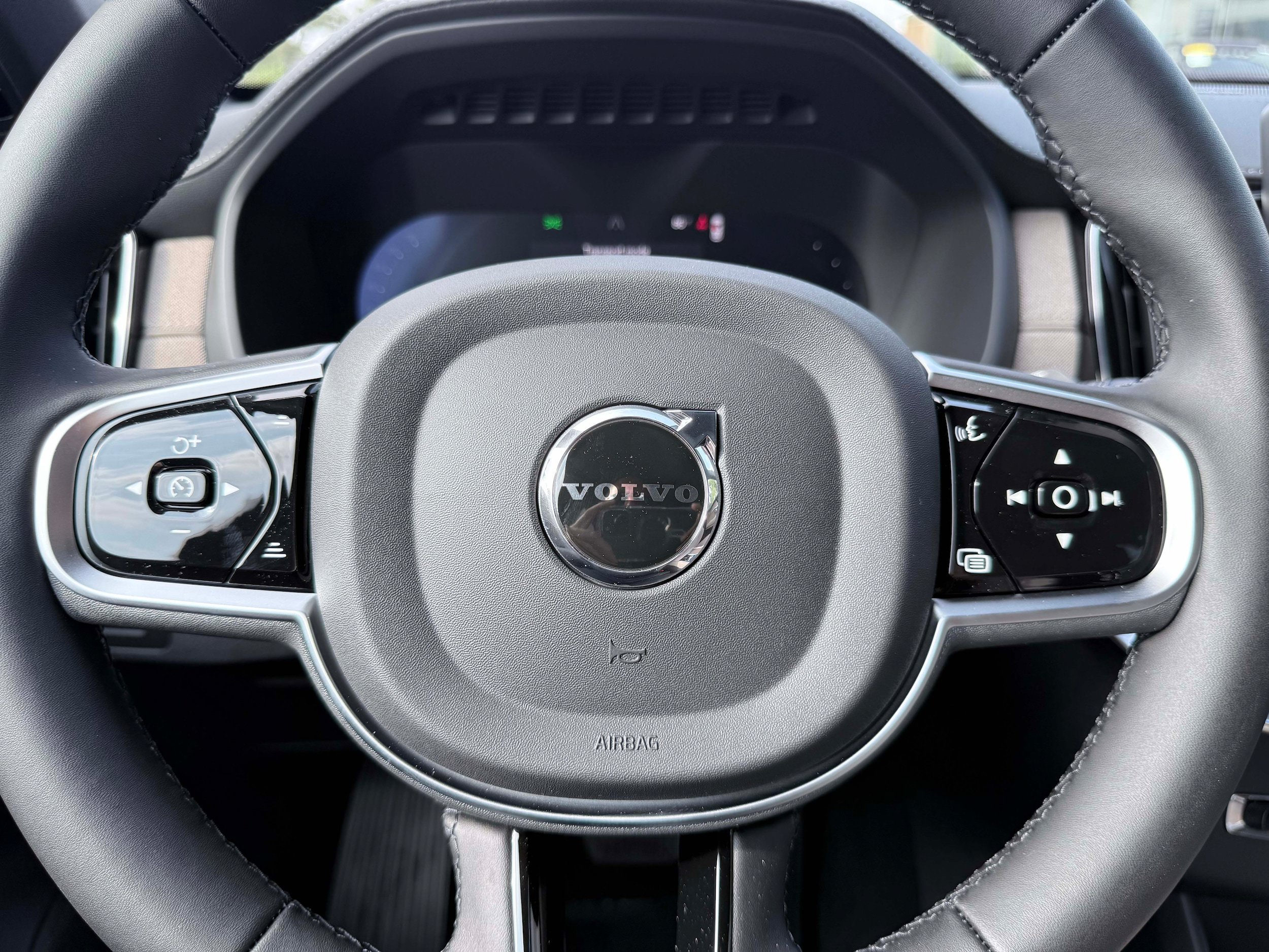 New 2026 Volvo XC90 T8 Ultra w/ Protection Package Premier AWD/4WD image 20