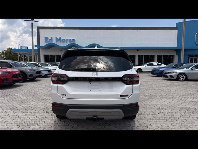 Certified 2025 Honda Pilot TrailSport image 13