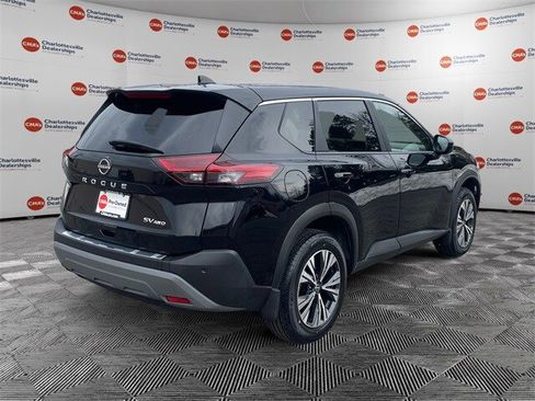 Used 2023 Nissan Rogue SV image 5
