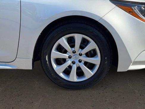 Used 2025 Toyota Corolla LE FWD image 10