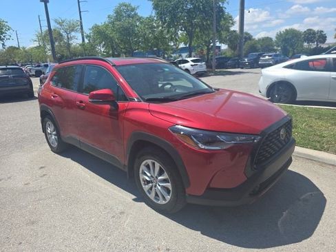 Used 2023 Toyota Corolla Cross LE w/ Moonroof Package image 11