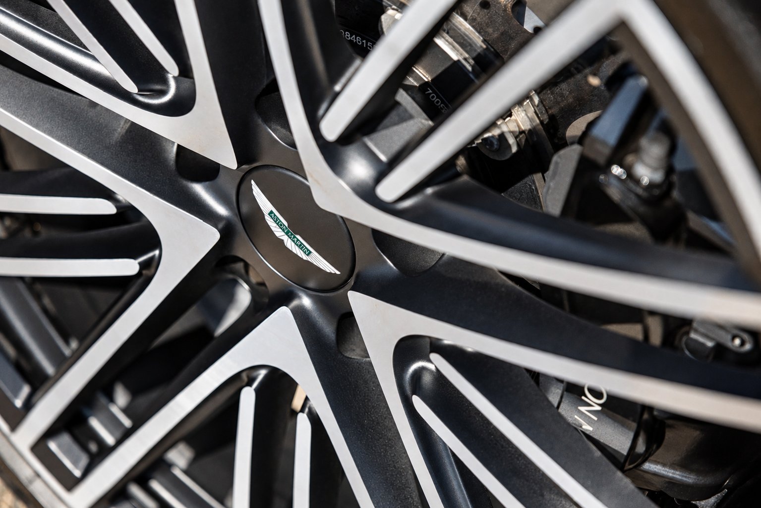 Used 2024 Aston Martin DB12 Convertible RWD image 8