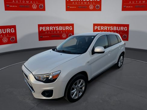 Used 2015 Mitsubishi Outlander Sport ES image 1