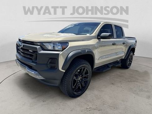 Used 2023 Chevrolet Colorado Trail Boss w/ Advanced Trailering Package AWD/4WD image 1