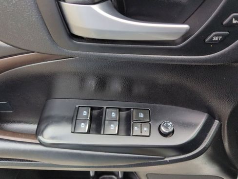 Used 2019 Toyota Highlander Limited image 17