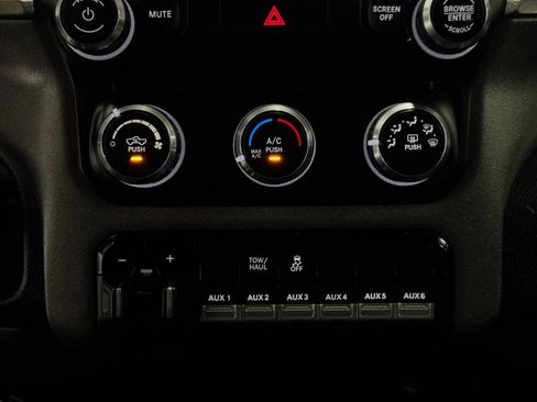 Used 2022 RAM 2500 Tradesman AWD/4WD image 26