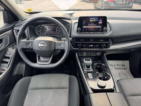 Certified 2026 Nissan Rogue SV AWD/4WD image 18