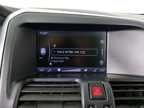 Used 2015 Volvo XC60 T6 Platinum image 36