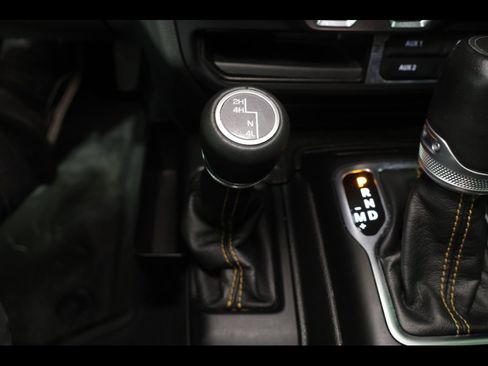 Used 2023 Jeep Gladiator Overland image 16