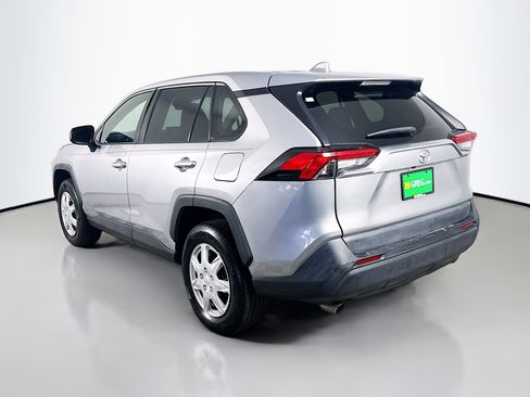 Used 2022 Toyota RAV4 LE FWD image 7