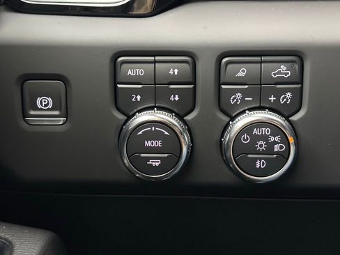 New 2025 GMC Sierra 2500 Denali w/ Denali Reserve Package image 27