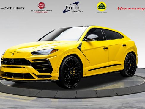 Used 2021 Lamborghini Urus image 1