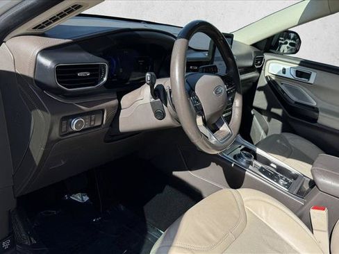 Used 2020 Ford Explorer Platinum w/ Premium Technology Package AWD/4WD image 12