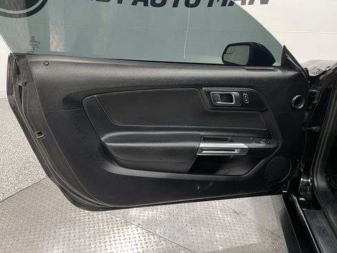 Used 2018 Ford Mustang GT RWD image 13