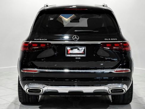 Used 2024 Mercedes-Benz Maybach GLS 600 4MATIC image 7