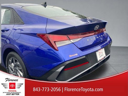 Used 2024 Hyundai Elantra SEL image 11