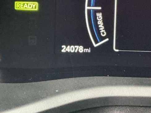 Used 2025 Toyota Camry LE image 29