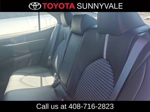 Used 2019 Toyota Camry SE w/ Convenience Package FWD image 6