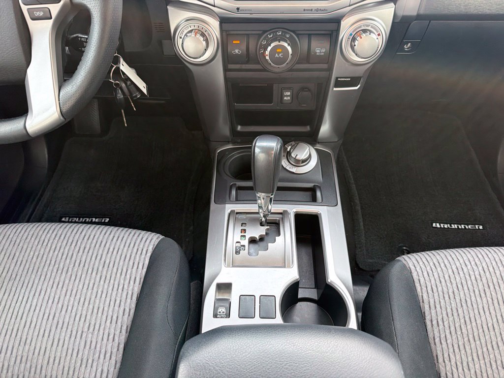 Used 2017 Toyota 4Runner SR5 AWD/4WD image 27